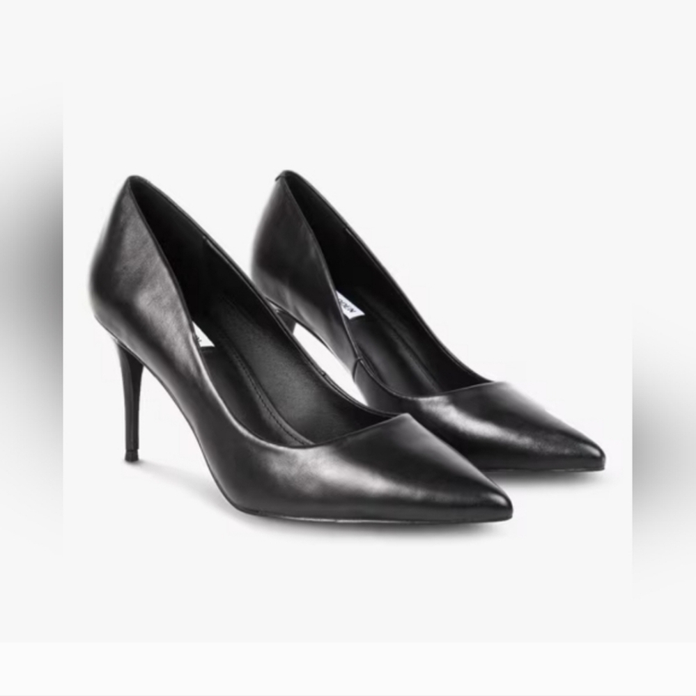 Steve Madden Luiza Black Pumps